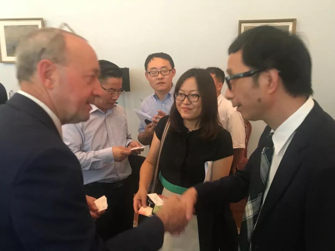 王金山董事长_董事长办公室图片(3)